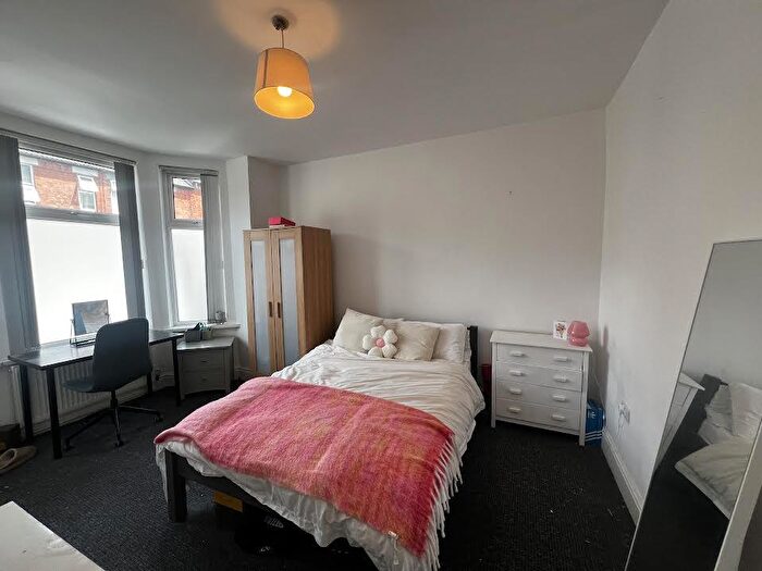 6 Bedroom End Of Terrace House To Rent In Rothesay Avenue, Lenton, Nottingham, NG7