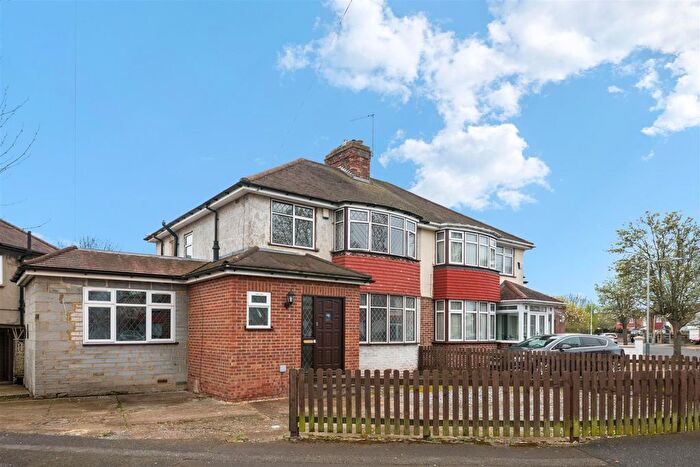 4 Bedroom Semi Detached House For Sale In Hughes Road, Hayes, UB3
