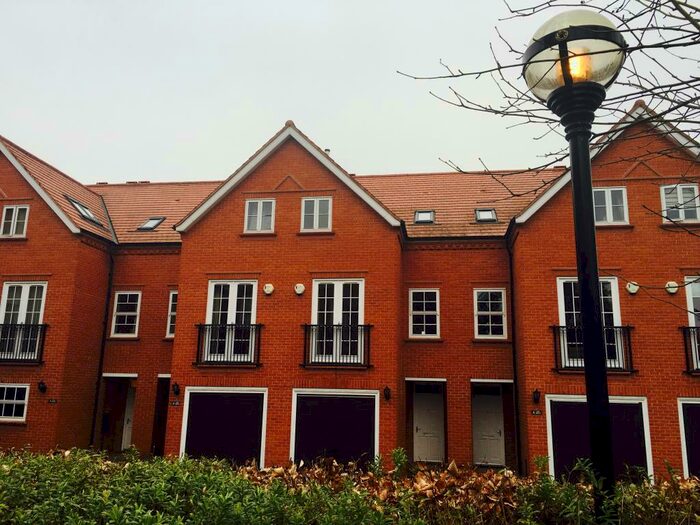 3 Bedroom Town House To Rent In Edwalton Mews, Edwalton, NG12