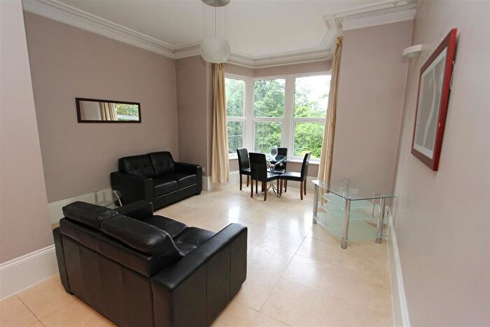 1 Bedroom Flat To Rent In Park Lane Roundhay, Leeds, LS8