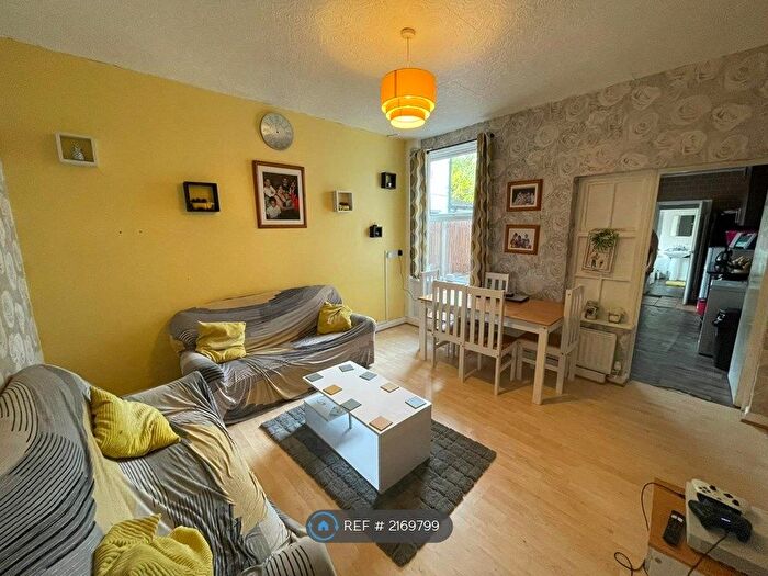 5 Bedroom Semi-Detached House To Rent In Sherwood Street, Wolverhampton, WV1