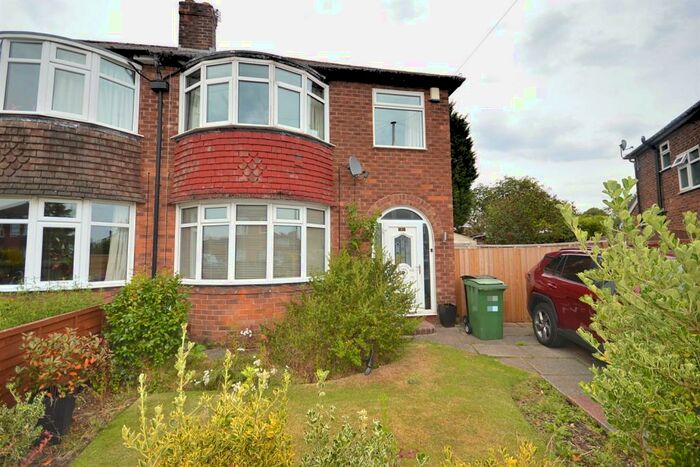 3 Bedroom Semi-Detached House To Rent In Okehampton Crescent, Sale, M33