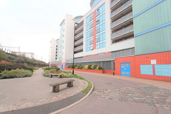 1 Bedroom Flat To Rent In Meath Crescent, Bethnal Green, E2