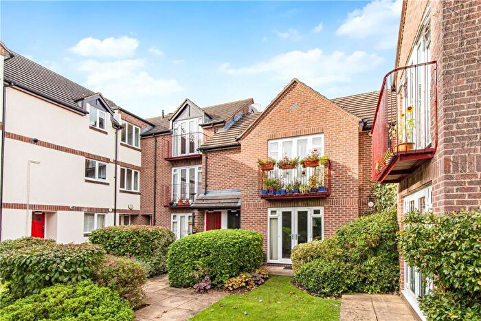 2 Bedroom Apartment To Rent In Sunderland Avenue, Oxford, Oxfordshire, OX2