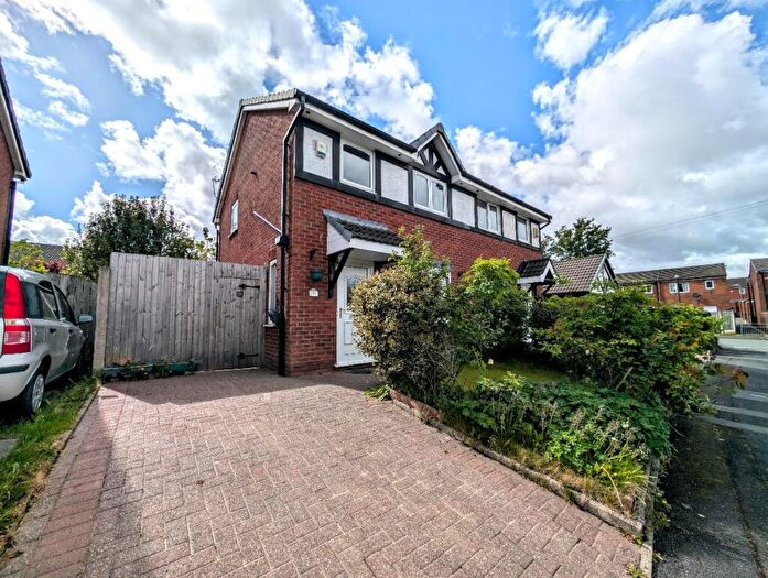 3 Bedroom Semi-Detached House For Sale In Spindle Croft, Farnworth, Bolton, BL4