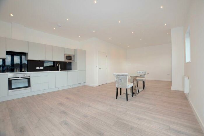 2 Bedroom Apartment To Rent In Bridgewater Apartments, GU17