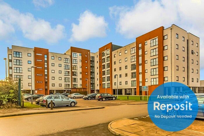3 Bedroom Flat To Rent In Ladywell Point, Pilgrims Way, Salford M50