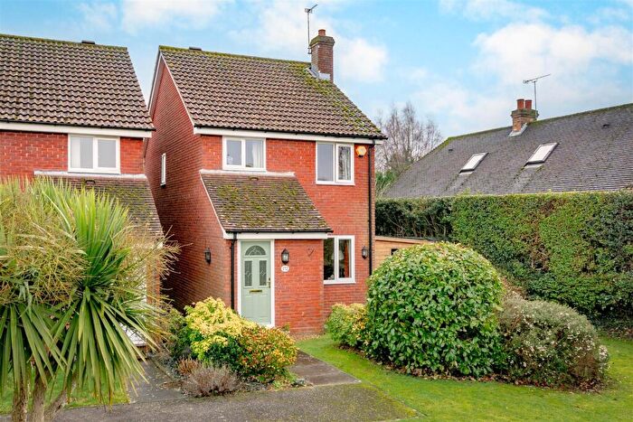 3 Bedroom Detached House For Sale In Comptons Lane, Horsham, RH13