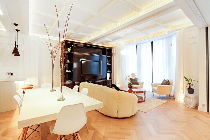 2 Bedroom Flat To Rent In Ennismore Gardens, Knightsbridge, London, SW7