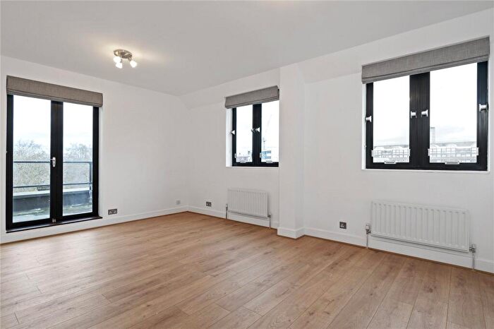 1 Bedroom Apartment To Rent In Long Lane, London, EC1A