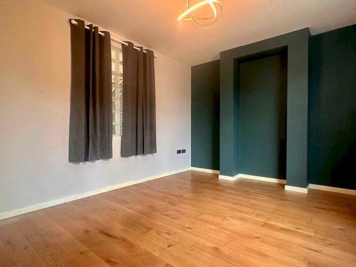 3 Bedroom Semi-Detached House To Rent In Ward Road, Cambridge, CB1