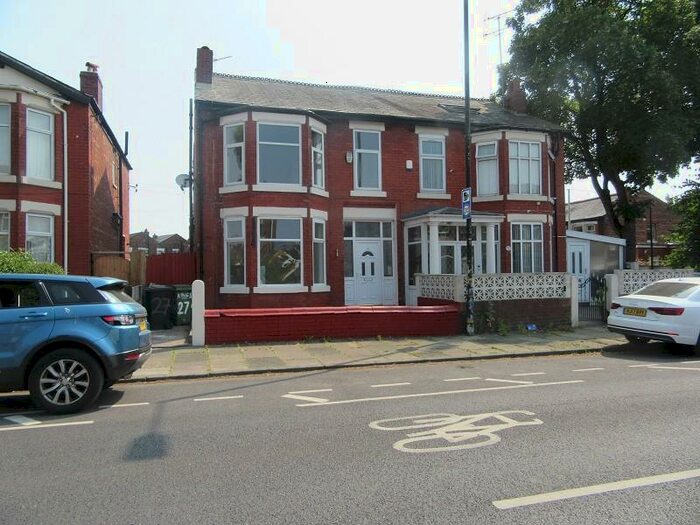 4 Bedroom Semi-Detached House To Rent In Kings Road, Old Trafford, Manchester, M16