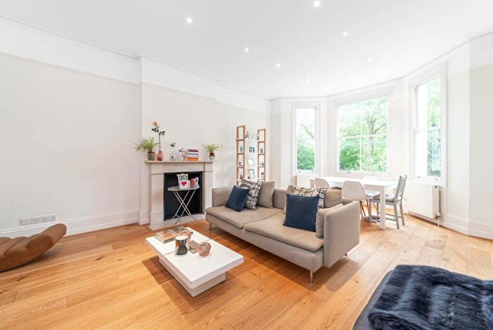 2 Bedroom Flat To Rent In Fellows Road, Belsize Park, London, NW3
