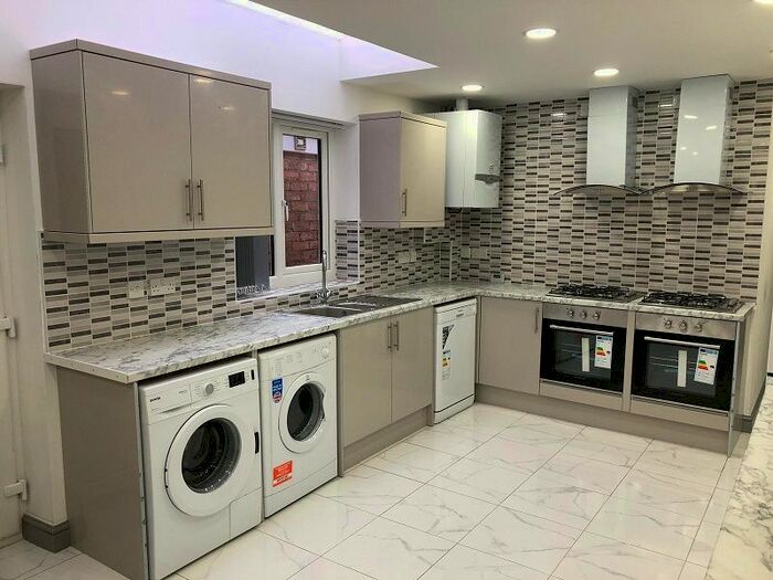 6 Bedroom Terraced House To Rent In Tiverton Road, Selly Oak B29