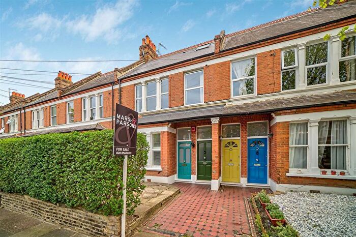 2 Bedroom Maisonette For Sale In Ashleigh Road, Mortlake, SW14