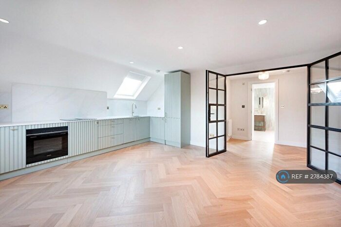 3 Bedroom Flat To Rent In Ribblesdale Road, London, N8