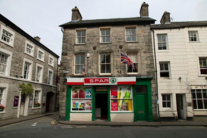 1 Bedroom Flat To Rent In Flat, Main Street, Kirkby Lonsdale, LA6