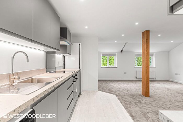 2 Bedroom Barn Conversion To Rent In Mangrove Lane, Hertford, SG13