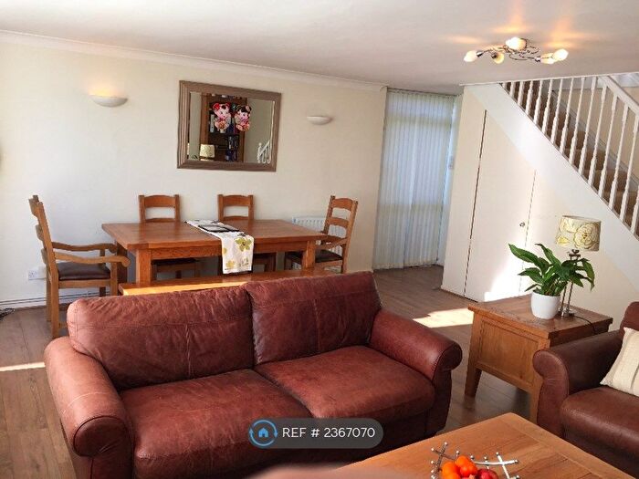 3 Bedroom Semi-Detached House To Rent In Oak Bank, Woking, GU22