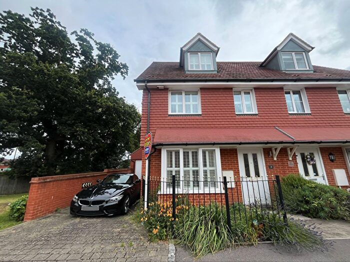 3 Bedroom Property To Rent In Parsons Way, Tongham, Farnham, GU10