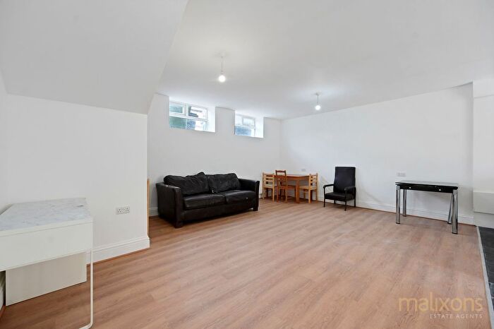 2 Bedroom Flat To Rent In Norwood High Street, London, SE27