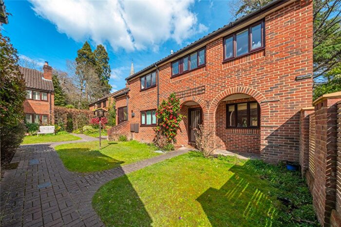 4 Bedroom Semi Detached House For Sale In Guildford Road, Ottershaw, Chertsey, KT16