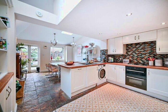 3 Bedroom Property To Rent In Alfred Road, Kingston, Kingston Upon Thames, KT1