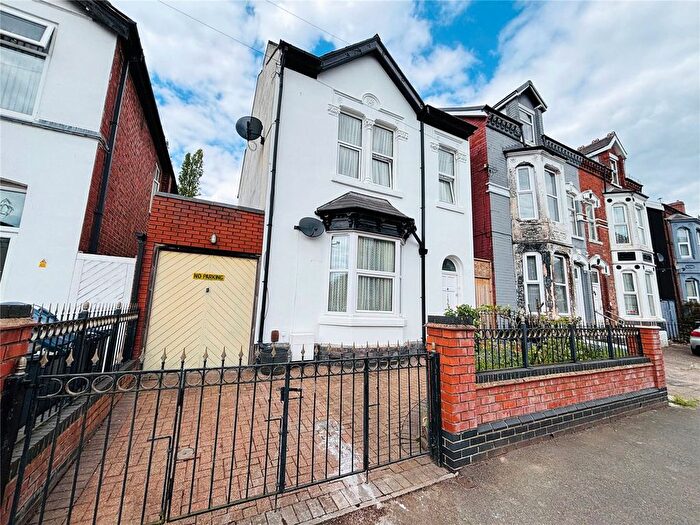 4 Bedroom Detached House For Sale In Gillott Road, Birmingham, West Midlands, B16