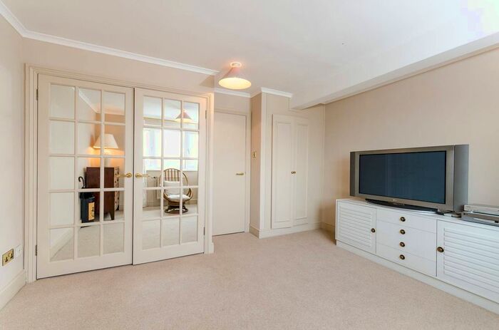 Studio To Rent In Sloane Avenue, Chelsea, London, SW3