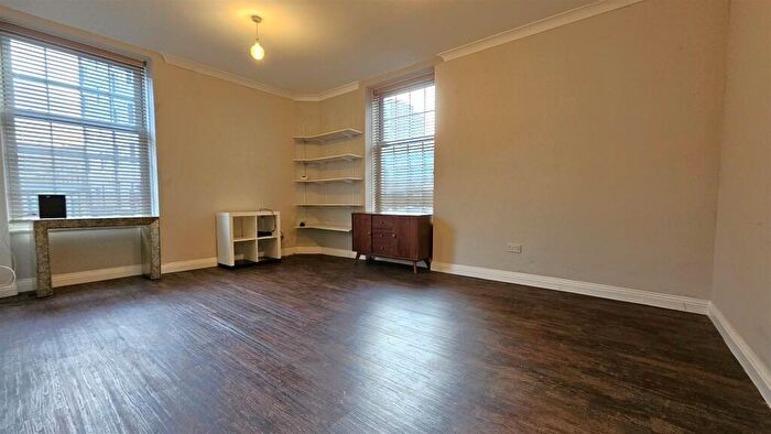 2 Bedroom Apartment To Rent In Empire House, PO5