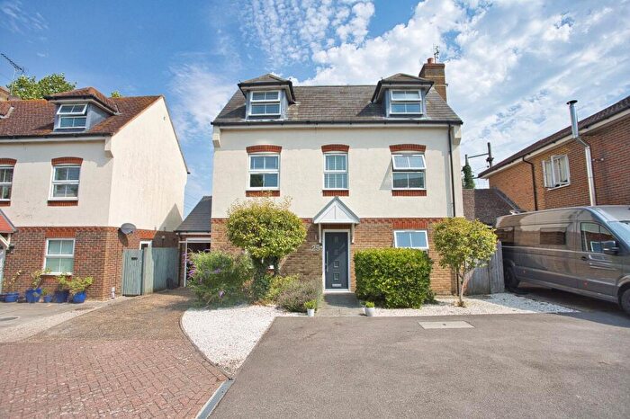 4 Bedroom Detached House For Sale In Heronden View, Eastry, Sandwich, Kent, CT13