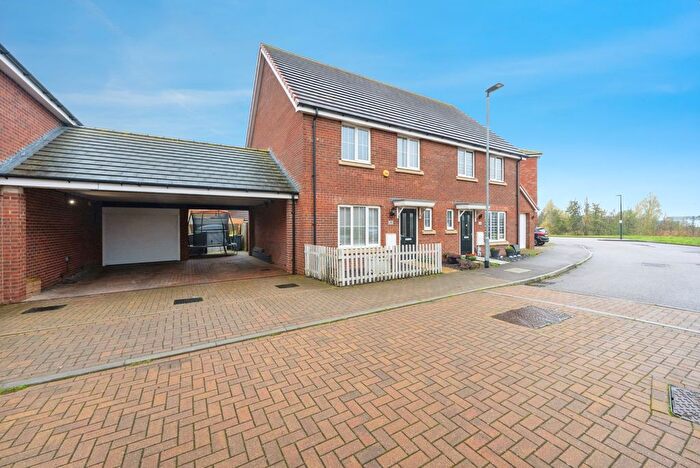 3 Bedroom Semi Detached House For Sale In Harrier Leys, Bedford, Bedfordshire, MK42