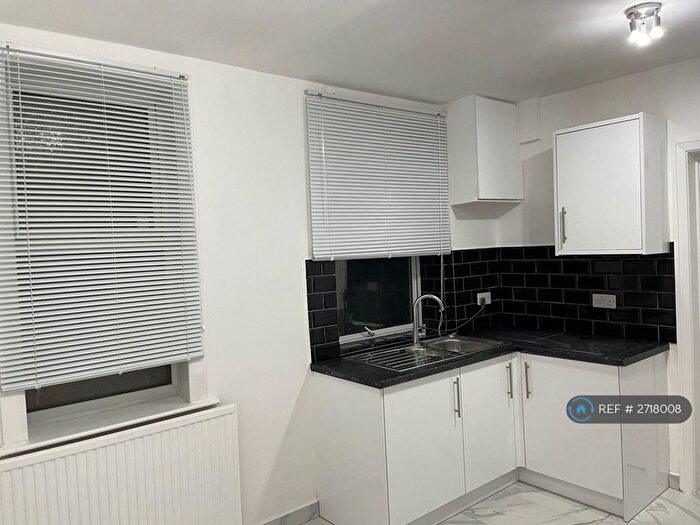 3 Bedroom Semi-Detached House To Rent In Southey Green Road, Sheffield, S5