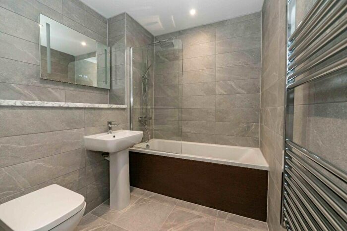 2 Bedroom Apartment To Rent In Parliament Square Crump St, Liverpool, Merseyside, L1