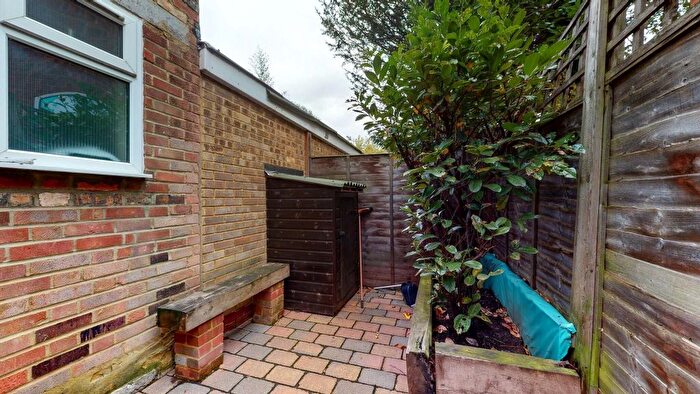 1 Bedroom Studio To Rent In Ash Grove, London, NW2