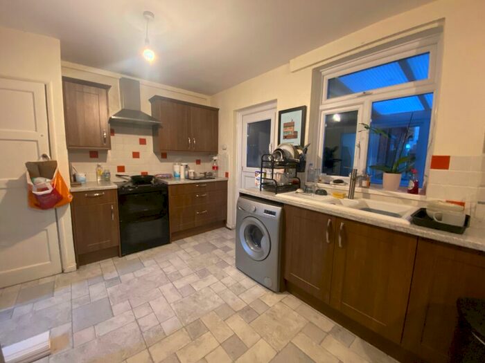 1 Bedroom Apartment To Rent In Fratton Road, Portsmouth, PO1