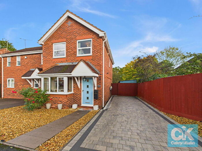 3 Bedroom Semi Detached House For Sale In Dickson Road, Beaconside, Stafford, ST16