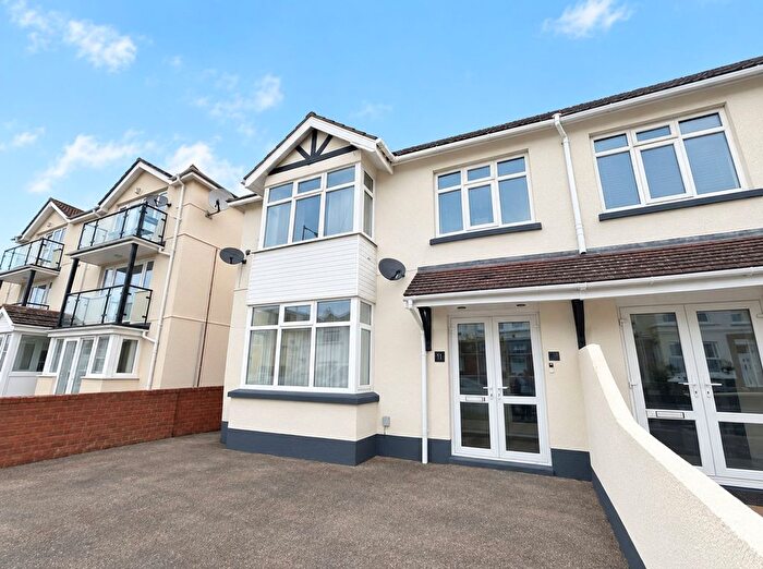 2 Bedroom Flat To Rent In Manor Road, Paignton, TQ3