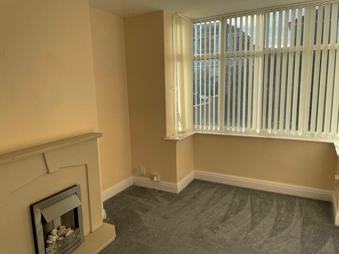 3 Bedroom Semi-Detached House To Rent In Vernon Road, Broom S60