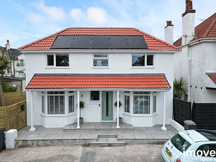 4 Bedroom Detached House For Sale In Seaway Gardens, Paignton, TQ3