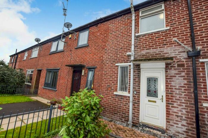 3 Bedroom Semi-Detached House To Rent In Aylesbury Close, Salford, M5