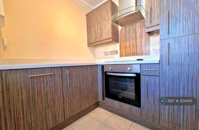 2 Bedroom Flat To Rent In Grove Road, Luton, LU1