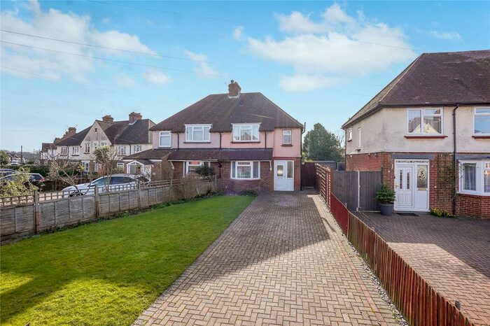 3 Bedroom Semi-Detached House To Rent In South Park Road, Maidstone, Kent, ME15