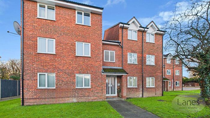 1 Bedroom Flat For Sale In Cranleigh Close, Cheshunt, Waltham Cross, EN7