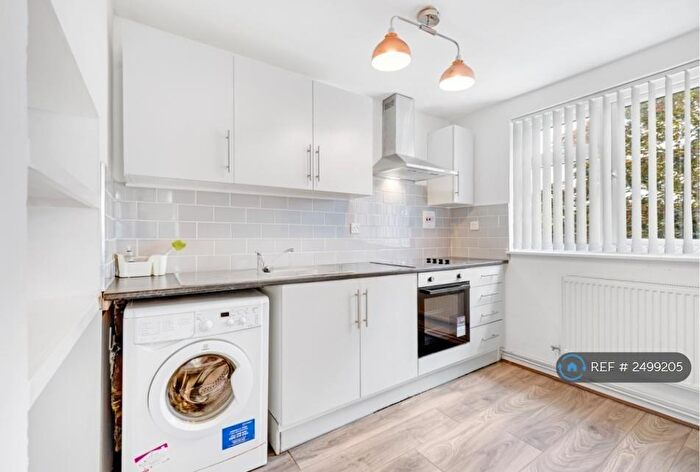 1 Bedroom Flat To Rent In Haldon Close, Chigwell, IG7