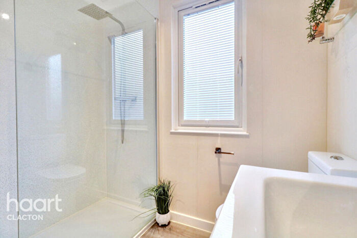 2 Bedroom Detached Bungalow For Sale In Oakleigh Residential Park, Clacton-on-Sea, CO16