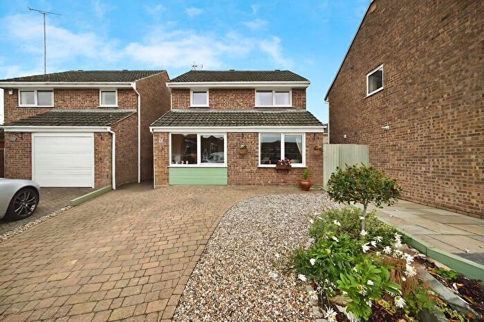 3 Bedroom Detached House For Sale In Brafield Leys, Rugby, CV22