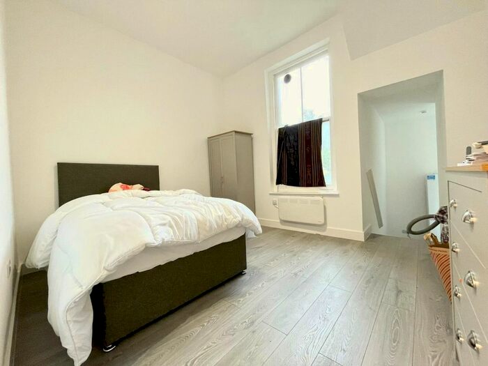 1 Bedroom Studio To Rent In Ladbroke Grove, London, W10