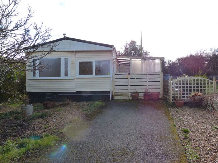 1 Bedroom Mobile/park Home For Sale In Kenilworth Way, Foxhole, PL26