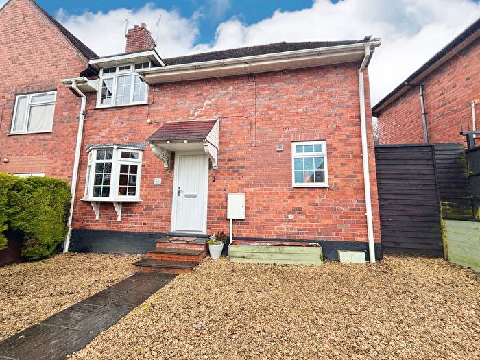 3 Bedroom Semi Detached House For Sale In Bath Road, Quarry Bank, Brierley Hill, DY5